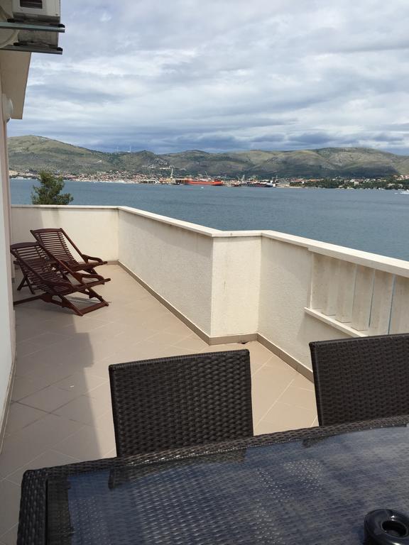 Apartments Villa Plaza Trogir Exterior foto