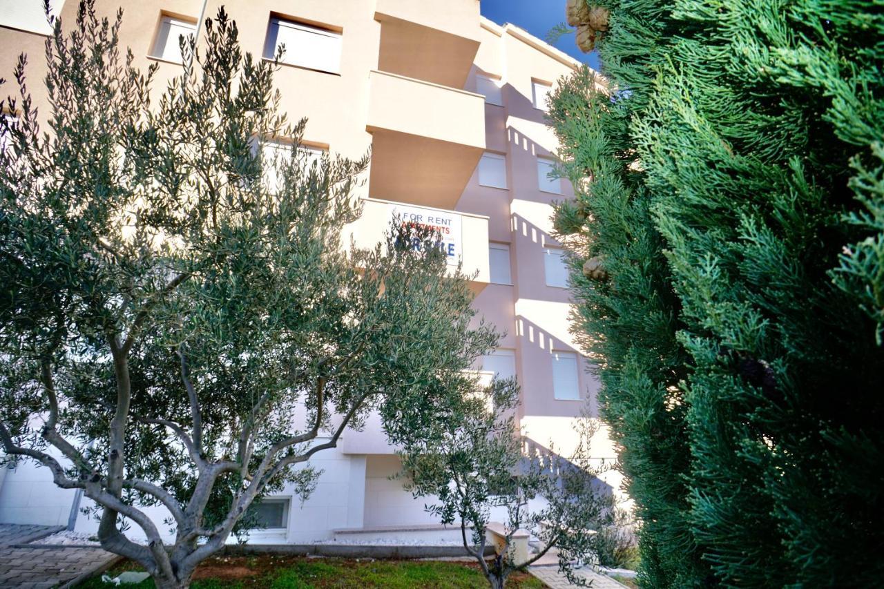Apartments Villa Plaza Trogir Exterior foto